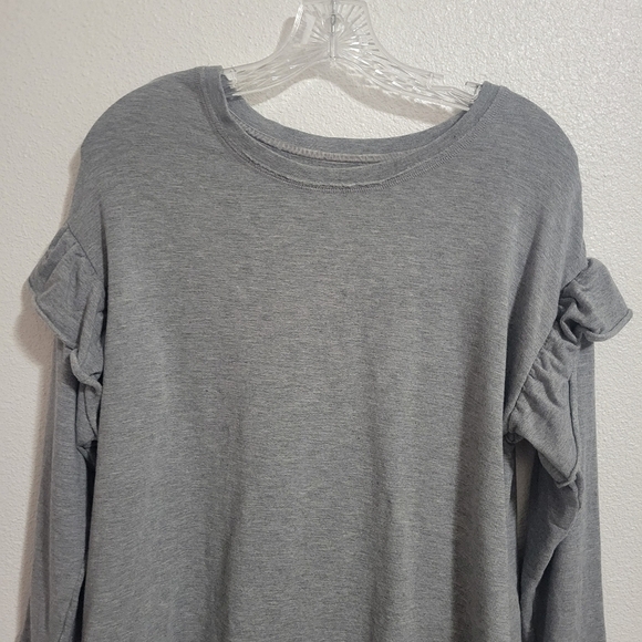 Ugg oversized ruffle raw hem size medium - Picture 4 of 11